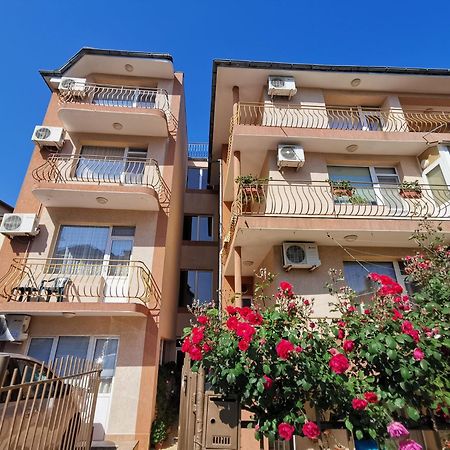 Guest House Georgieva Равда Экстерьер фото