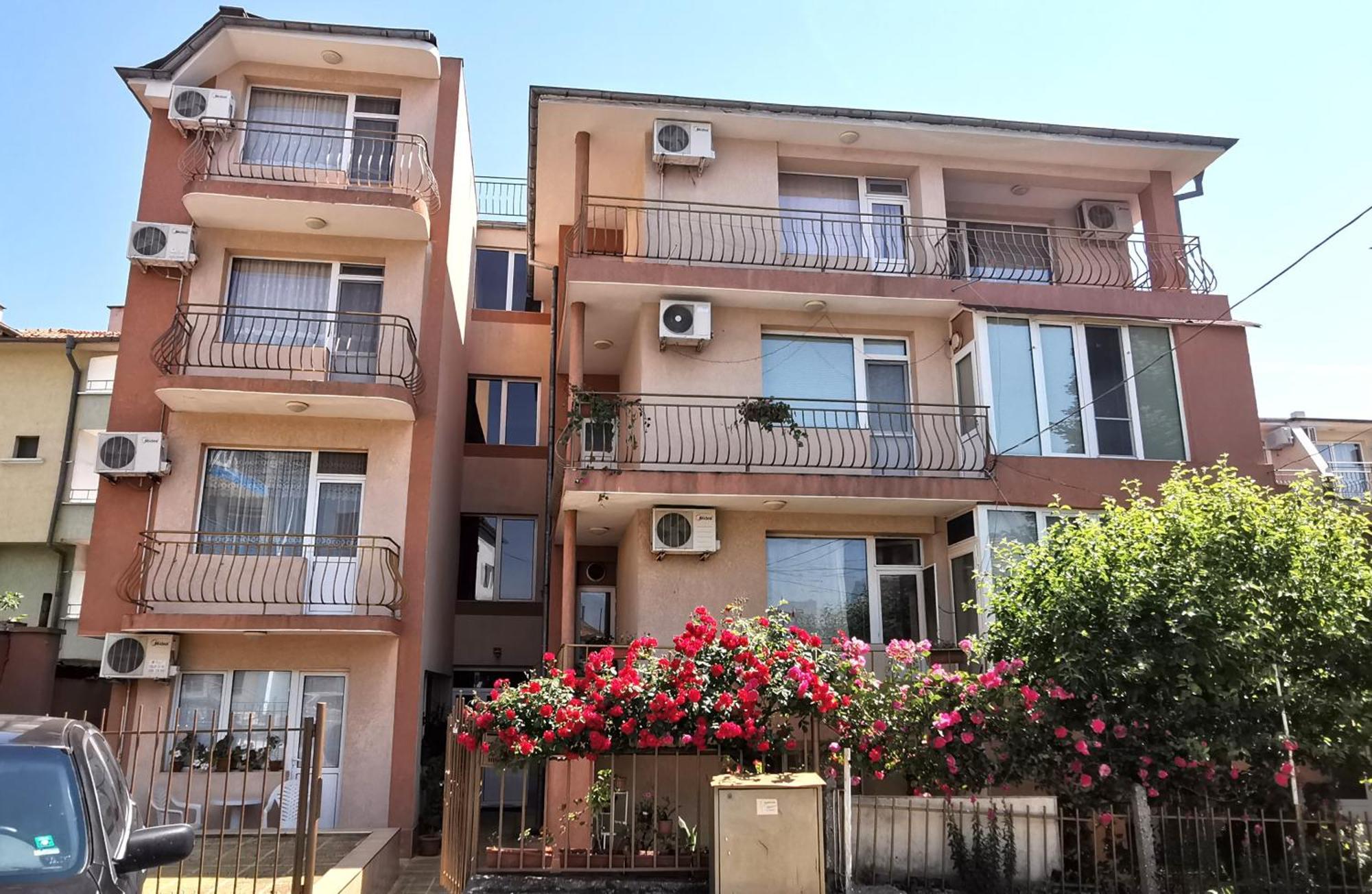 Guest House Georgieva Равда Экстерьер фото