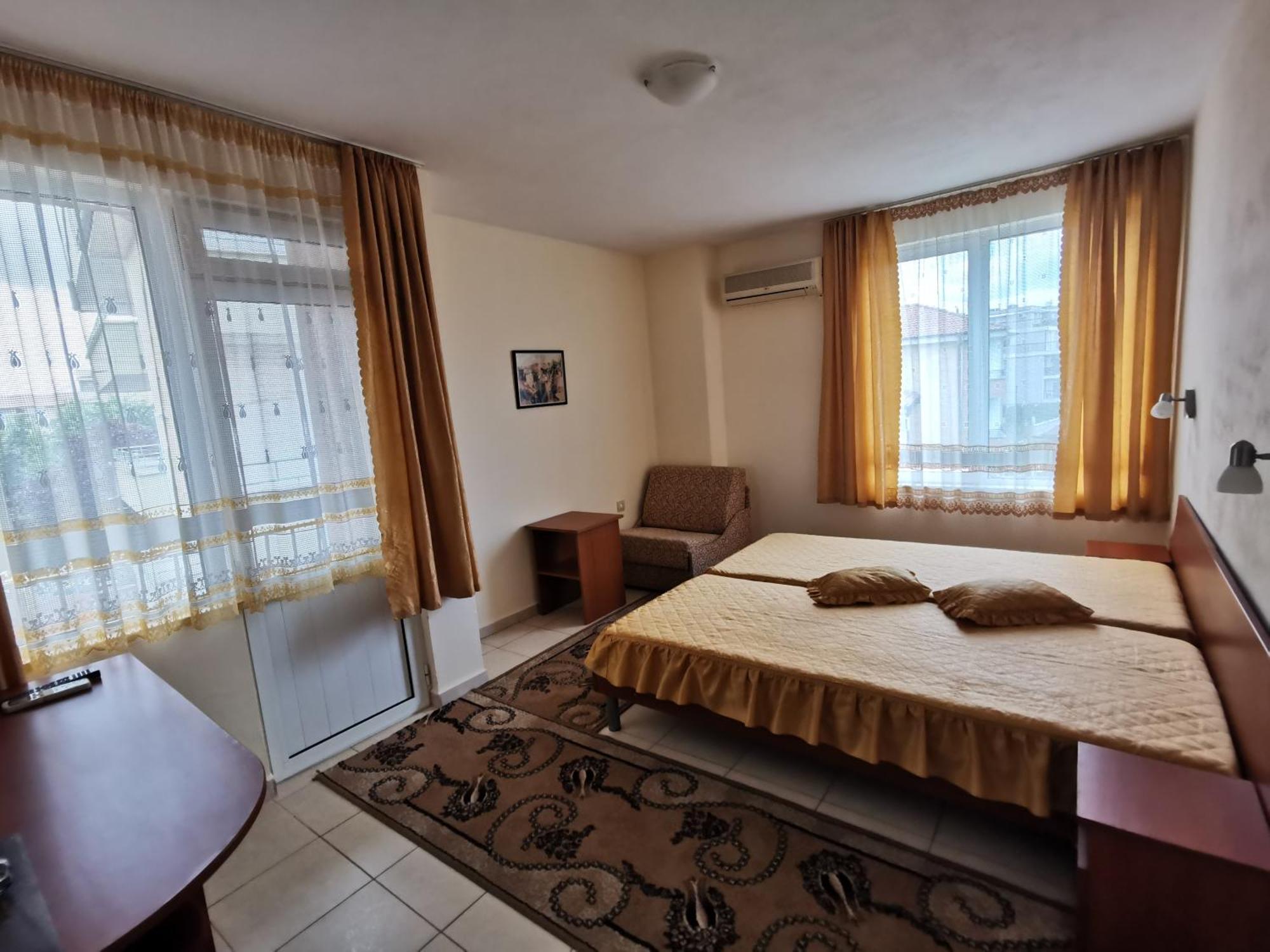 Guest House Georgieva Равда Экстерьер фото