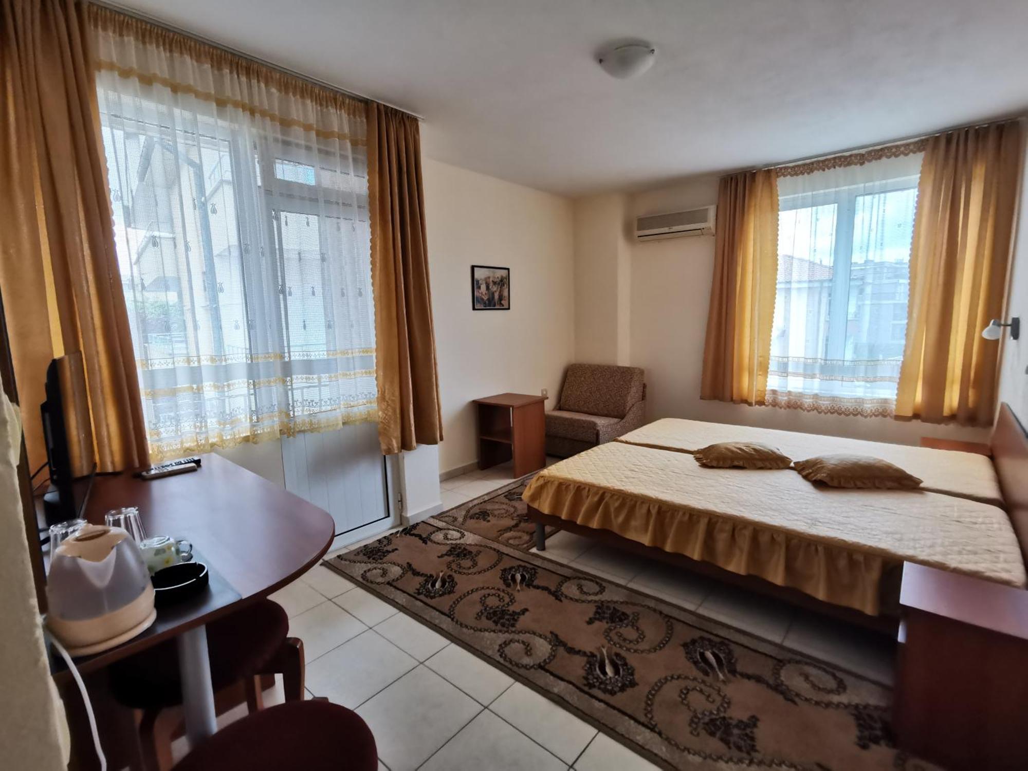 Guest House Georgieva Равда Экстерьер фото