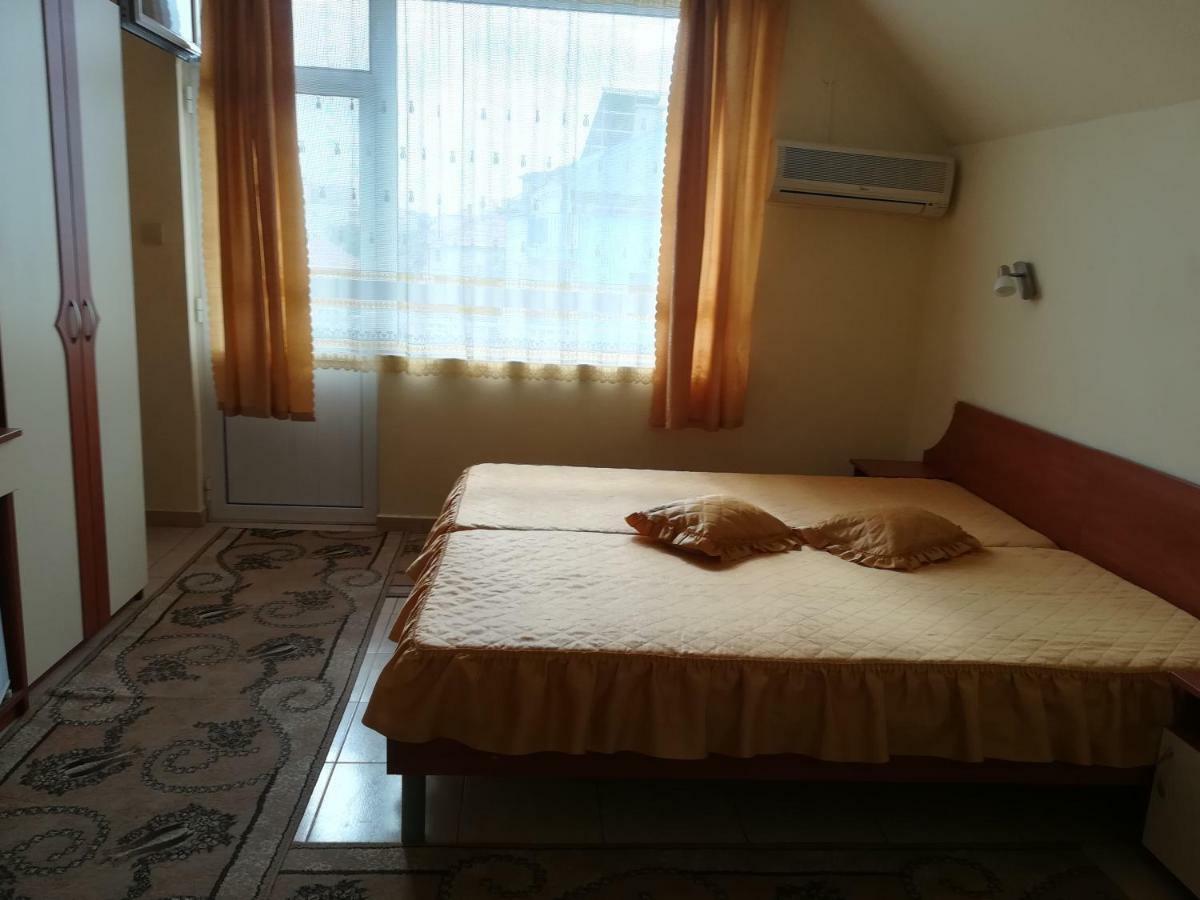 Guest House Georgieva Равда Экстерьер фото